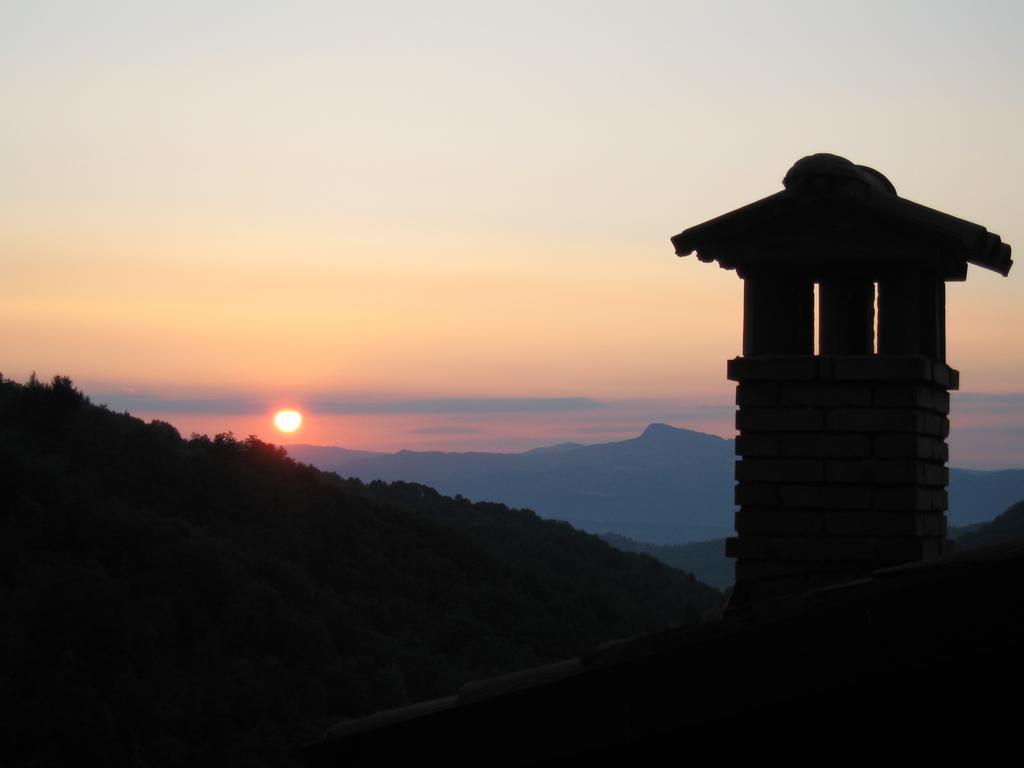 Il Borgo Dei Corsi - Charming Holiday Apartments Ortignano Raggiolo Kültér fotó