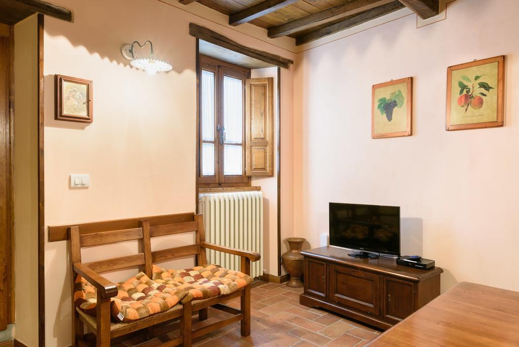 Il Borgo Dei Corsi - Charming Holiday Apartments Ortignano Raggiolo Kültér fotó